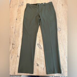 Greg Norman Men's 4 Way Stretch‎ 5 Pocket Tech Golf Pant, Size W36 L34, Sage